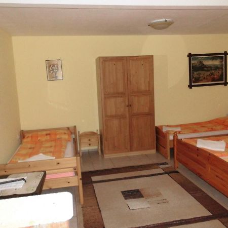 Fenyves Apartman Sarospatak Luaran gambar