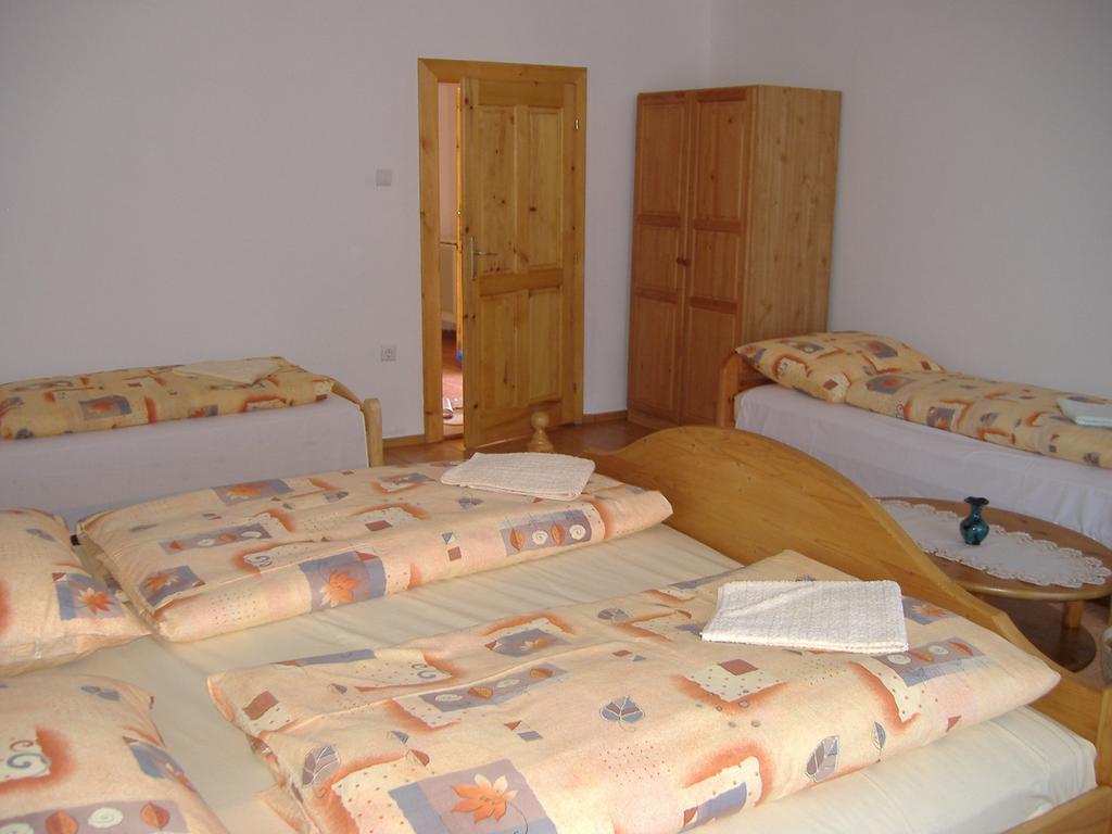 Fenyves Apartman Sarospatak Luaran gambar