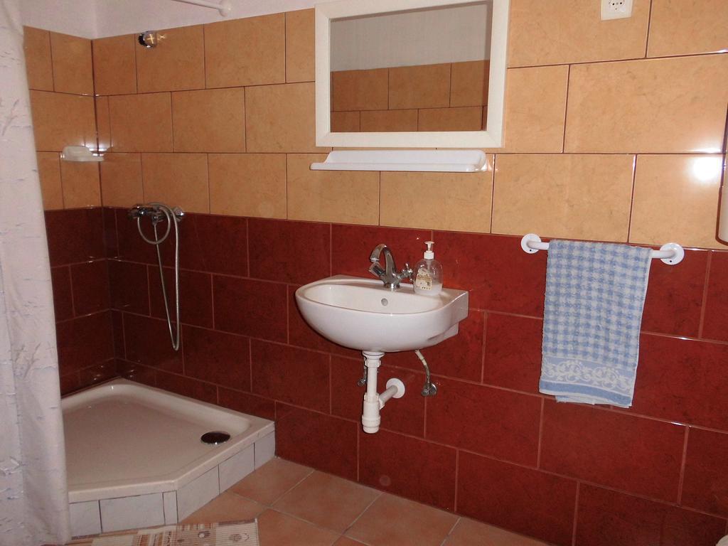Fenyves Apartman Sarospatak Luaran gambar
