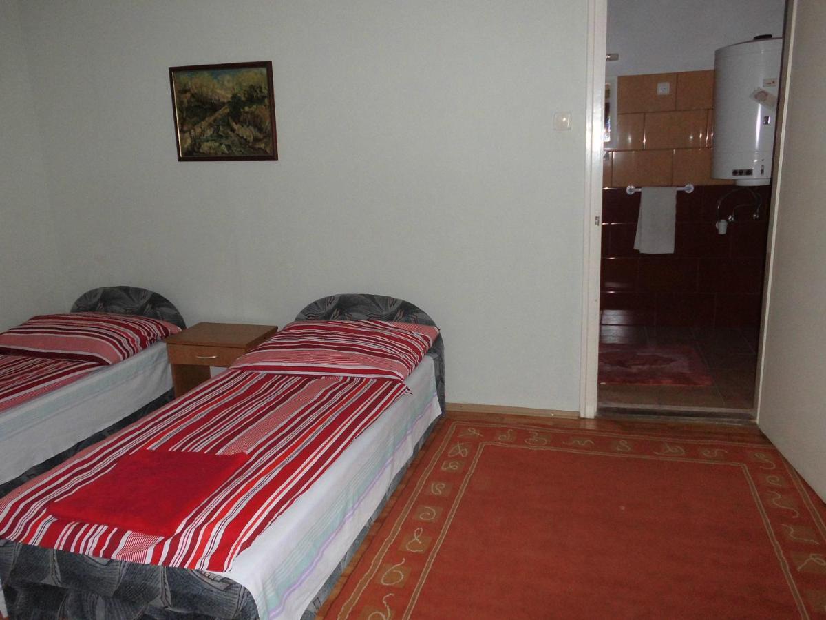 Fenyves Apartman Sarospatak Luaran gambar